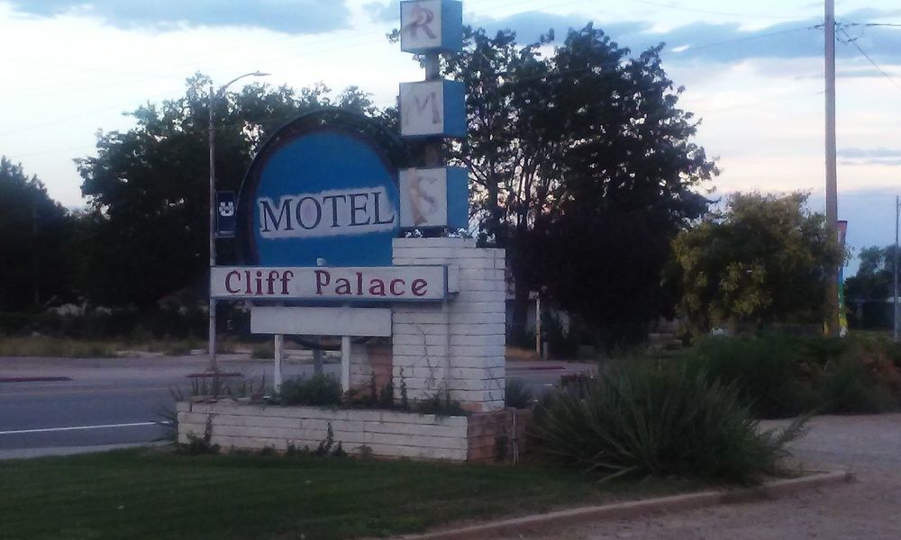 Cliff Palace Motel 布兰丁 外观 照片